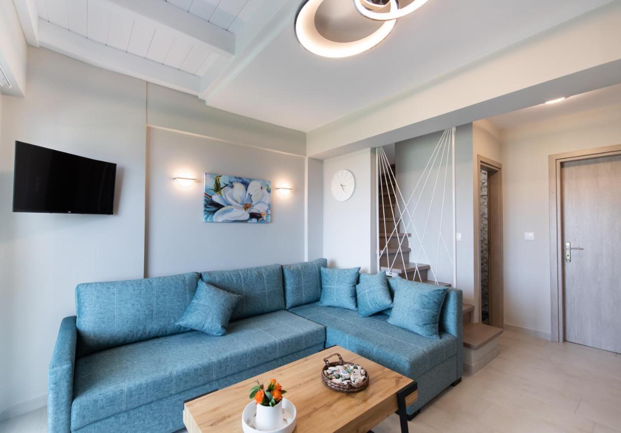 Bianco Stylish Maisonette Apartment