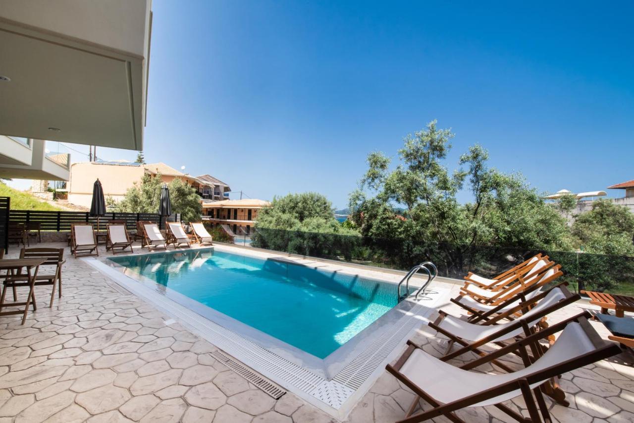 Bianco Stylish Maisonette Apartment