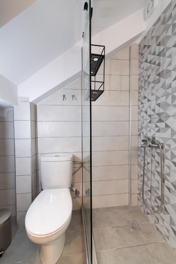 Bianco Stylish Maisonette * Nikiana